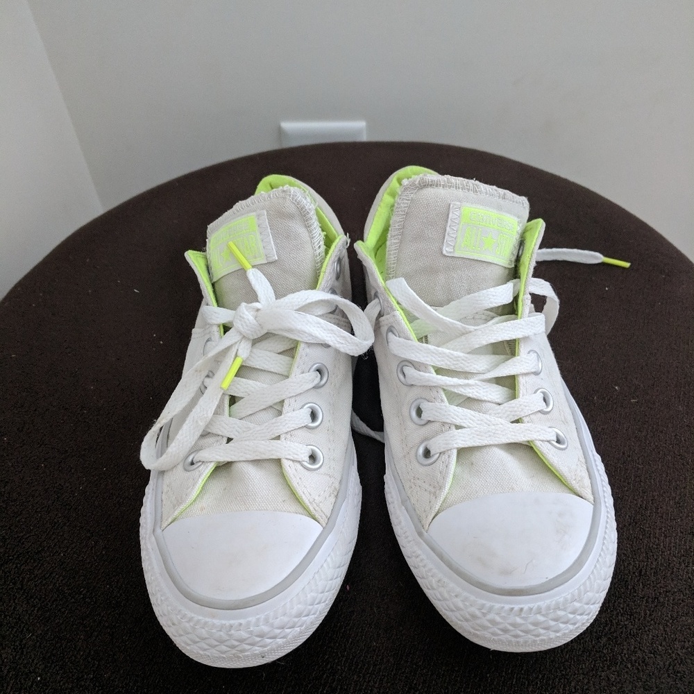 White/tan Converse All Star low top sneakers